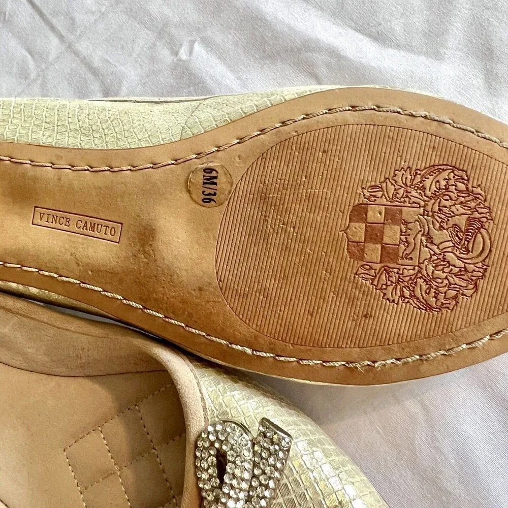 Vince Camuto Size 6 Ballet Flat Beige Tan Gold Embossed Leather Textured Shoes